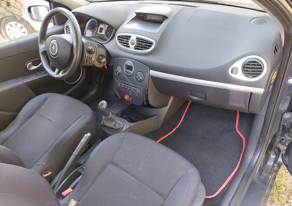 Renault Clio cena 13850 przebieg: 159000, rok produkcji 2006 z Janikowo małe 326